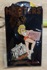 HOOTERS RESTAURANT BLONDE GIRL NEWNAN GA GEORGIA HISTORIC COURTHOUSE LAPEL PIN picture