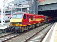 PHOTO  CLASS 90 AT EUSTON NO 90 039 (EX-'CREWE BASFORD HALL') OF EWS IN THEIR MA picture
