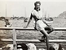 Ui Photograph Beautiful Woman Sexy Legs Boats Harbor Ocean 1940-50's picture