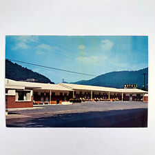 Postcard West Virginia Hinton WV Sandman Motel 1960s Unposted Chrome picture