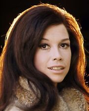 Mary Tyler Moore 1970 portrait as Mary Richards 1st season MTM 24x30 inch poster picture