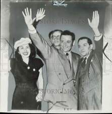 1948 Press Photo Mrs. Leo Isaacson and Representative Vito Marcantonio picture