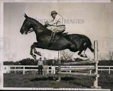 1936 Press Photo Alf Landon riding Horse 
