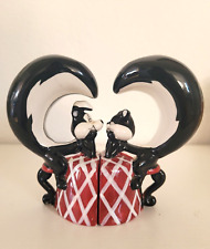 Pepe Le Pew & Penelope Magnetic Salt & Pepper Shakers Warner Bros Animation picture