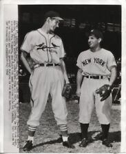 1942 Press Photo Cardinals Martin Marion & Yankees Phil Rizzuto Shortest/Tallest picture
