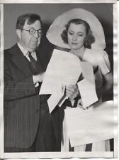 1938 Press Photo Actress Irene Dunne Receving Award Perfect Speech & Diction picture