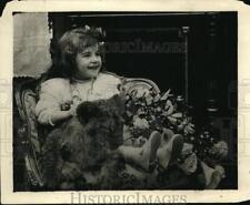 1921 Press Photo Silvan Wild Animal Trainers Daughter with Leopard Cub picture