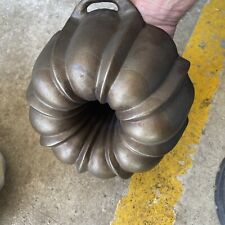 Early Unmarked Cast Iron Bundt / Fluted Cake Pan, Restored picture