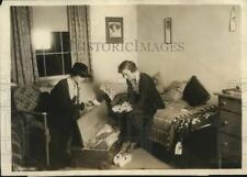 1919 Press Photo Interior of War Workers Room picture