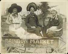 1926 Press Photo Ladies ride in 