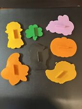 Hallmark Cookie Cutters Holidays Lot Of 7 Halloween Thanksgiving Easter Patricks picture