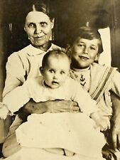 AfC) Found Photo Photograph Early Victorian Old Woman With Grandchildren picture