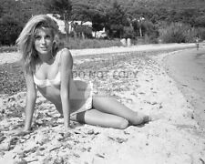 CATHERINE DENEUVE FRENCH ACTRESS PIN UP - 8X10 PUBLICITY PHOTO (RT194) picture