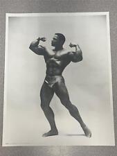 Bodybuilder BILL PEARL muscle posing ORIGINAL photo by Leo Stern picture