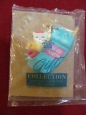 AVON VINTAGE GIFT COLLECTION ESPECIALLY FOR YOU KEY CHAIN NEW/SEALED picture