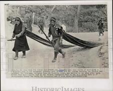 1962 Press Photo Tibetan refugees work on roads in India. - hpw15573 picture