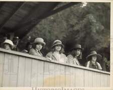 1923 Press Photo May Rogers and girls watch the annual horse show at Tuxedo Park picture