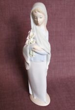 LLADRO Figurine WOMAN / GIRL with FLOWERS -  9-1/4” Tall / Matte Finish Vintage  picture