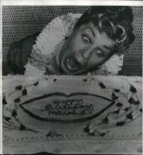 1956 Press Photo Miami Beach, FL - Martha Raye celebrating her birthday picture