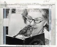 1972 Press Photo Mrs. Charles Cole and pet Robin - pio34475 picture