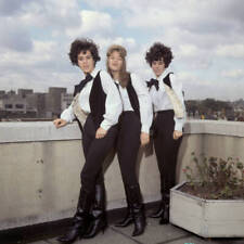 Three members singing group Shangri-Las a visit to London 23rd - 1964 Old Photo picture