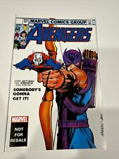 The Avengers #223 Toybiz Variant Hawkeye & Antman Marvel Comics  2004 picture