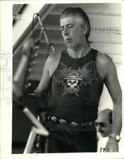 1991 Press Photo John Mayall sets up sound gear for Albany, New York concert picture