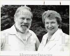 1986 Press Photo Senator Arliss Sturgelewski and gentleman, Alaska - lrb26578 picture