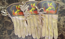 VINTAGE SMALL RIGHT HAND GAUNTLETS - SIZE 3 4 & 5 - AMERICANA/WESTERN DECOR picture