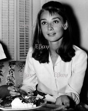 Audrey Hepburn The queen Sarah Feeld Actress 8X10 Photo Reprint picture