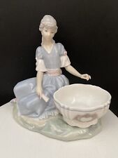 1970s Lladro Historical Collection Girl Jewelry Dish #4713, Size 7.25