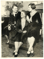 Marion Talley, Prima Donna of the Metropolitan Opera, with her mother and sister Vinta picture