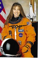 ISS Expedition Soyuz  NASA Astronaut Tracy Caldwell-Dyson Signed Kodak Photo 4x6 picture