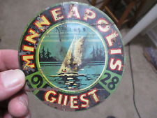 RARE 1928 MINNEAPOLIS MINNESOTA GUEST PASS DISC TYPE BADGE LICENSE PLATE TOPPER picture