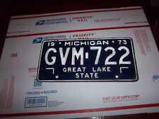 vintage 1973 michigan GVM-722 great lake state blue and white license plate picture