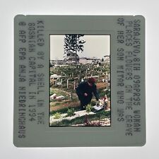 Bosnia War Conflict Injured Girl  Father Serb Victim UN  S44011 SD18  35mm Slide picture