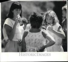 1985 Press Photo West Genesee High School Reunion at Oneida Shores Lake Park picture