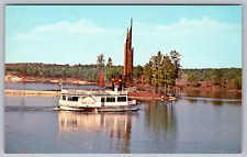 Postcard The Paddlewheel Steam Boat Robert E Lee Stone Mountain Lake VTG   I3 picture
