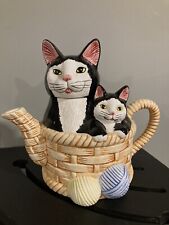 1992 Boston Warehouse Ceramic Teapot Cat & Kittens in Basket 8” X 7” picture