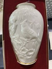 LENOX VINTAGE 1988 MOTHER’S DAY VASE CARDINALS & FLOWERS 7” LIMITED ED. picture