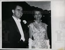 1955 Press Photo Richard Nixon, Wife Pat - nef28302 picture