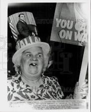 1974 Press Photo Woman shouts her support for Gov. George Wallace, Birmingham AL picture