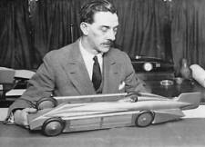 The designer Irving with the model of the car THE GOLDEN ARROW for- Old Photo picture
