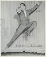 1964 Press Photo Skater Bill Thomas of the Ice Follies, Seattle, Washington picture
