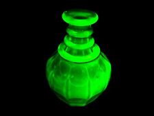 Miniature Vase Uranium Glass Vintage Green Luminescent Vaseline Light Decor picture