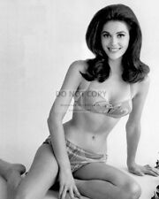ACTRESS LINDA HARRISON PIN UP - 8X10 PUBLICITY PHOTO (DD-137) picture