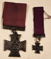 COPY of BRITISH VICTORIA CROSS FULL SIZE & MINIATURE MEDALS picture
