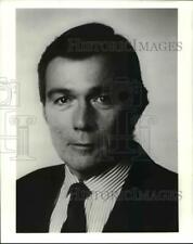 1980 Press Photo Lloyd Dobyns, reporter for 