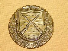 VINTAGE WW2 WWII BRASS CROSSED  RIFLES BADGE PIN picture