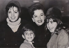 1964 Press Photo Singer Judy Garland with children, Joseph, Lorna, Liza in NYC picture